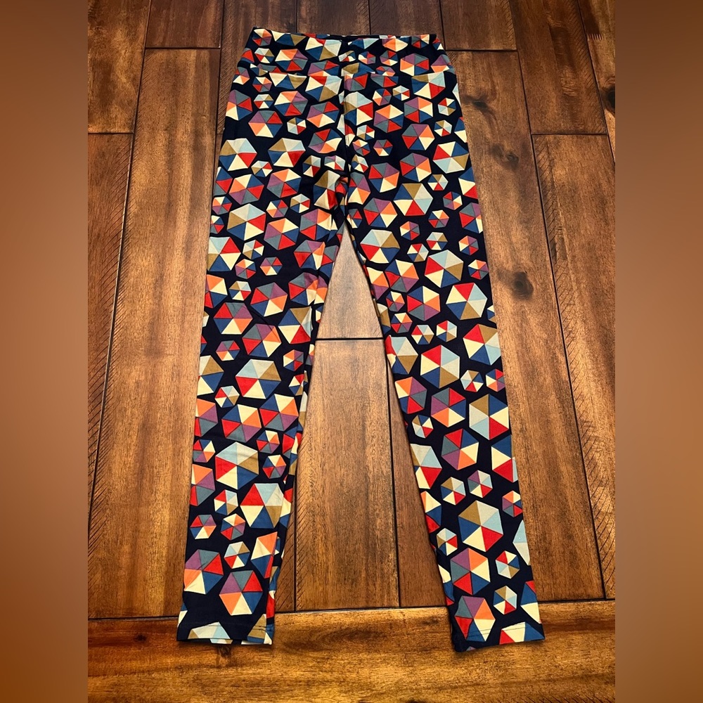 Lularoe Leggings “one size”.  Lightly used. Hexagon shapes.